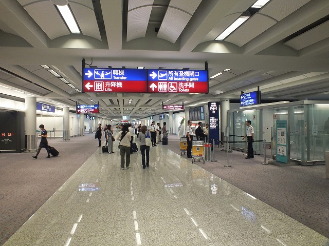 香港国際空港 16